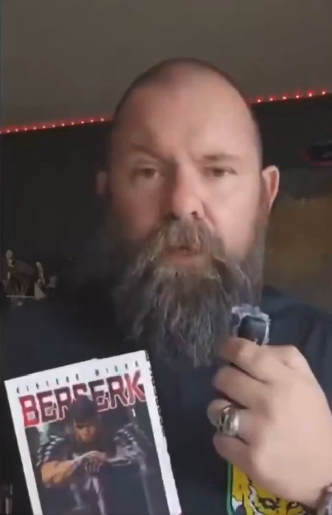 Am4n0_'s tweet photo. Insérez TikTok du chouffin chauve barbu suce défend manga Berserk comme un pnj tatoué il a pleuré à la mort de quentindroid https://t.co/KZGxbBLWaw