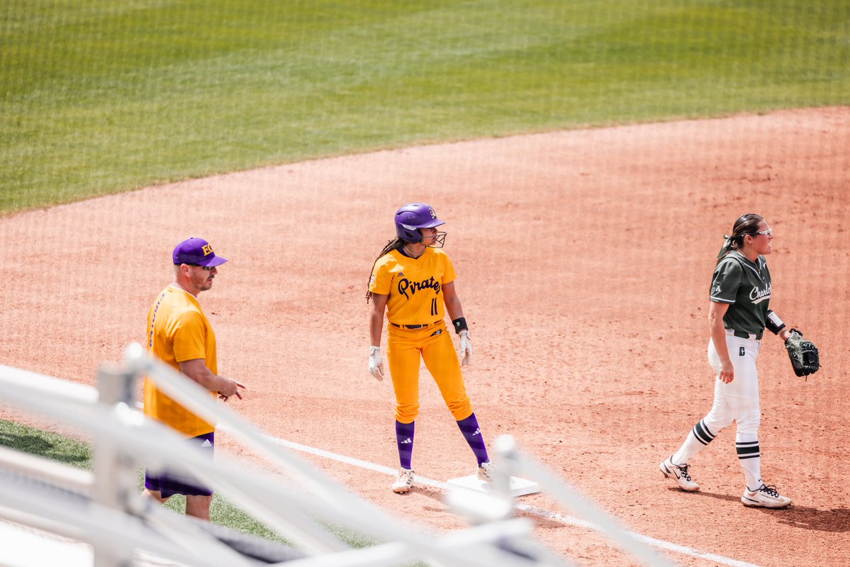 ecu__softball's tweet image. E4| Pirates up 2 after 4! 

Pirates - 2
49ers - 0

#WeBelieve | #GoPirates