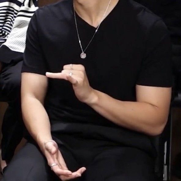 cat ⊹ ࣪ ˖ tweet media