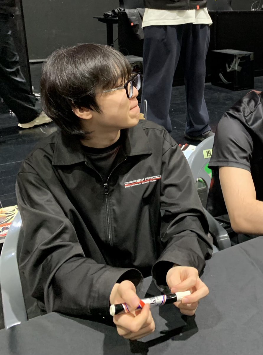 ⓜⓐⓡⓤ tweet media