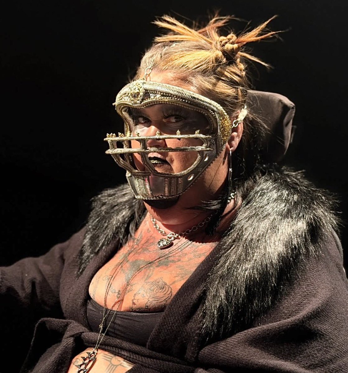 Oli London tweet media