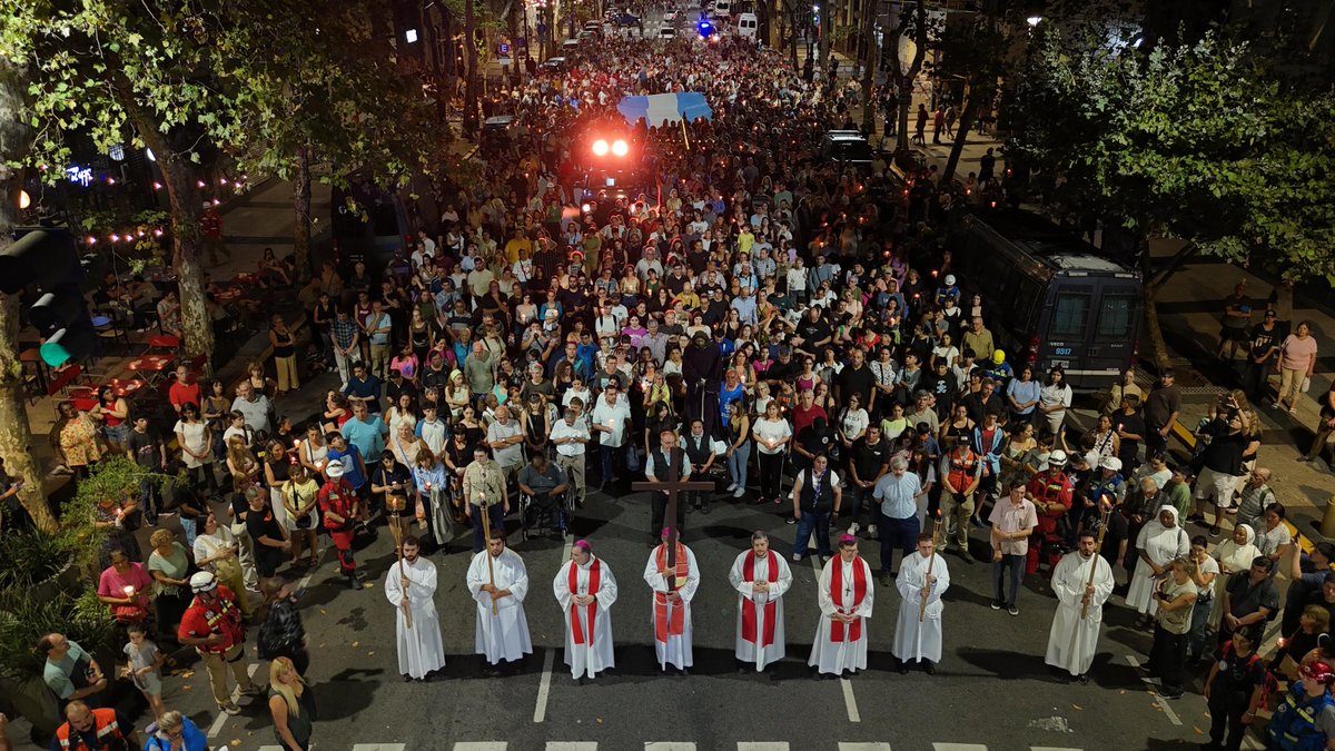fernandezbuils's tweet photo. #ViaCrucis https://t.co/c4bHc731me