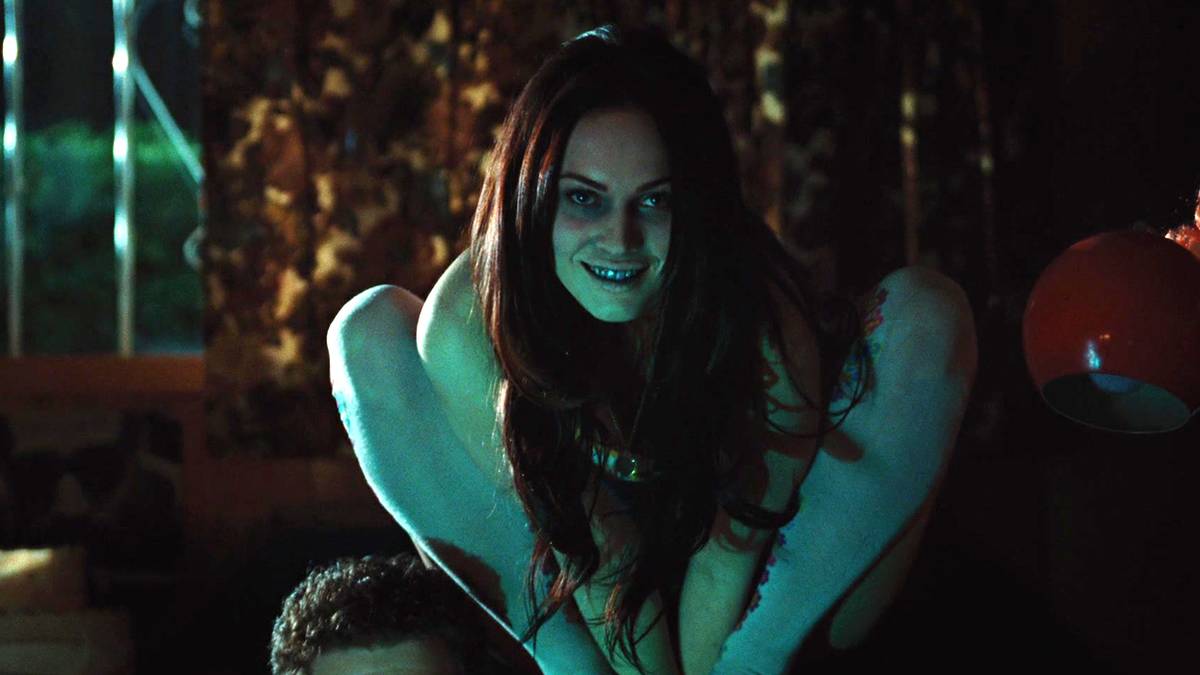 prattes's tweet photo. megan fox em garota infernal (2009) https://t.co/wXvSkhOWhs