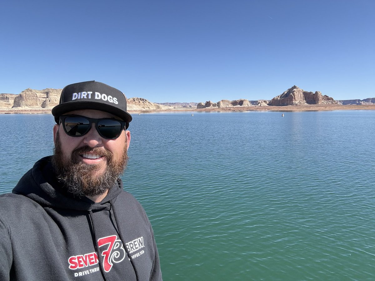 Chris Hatch tweet media