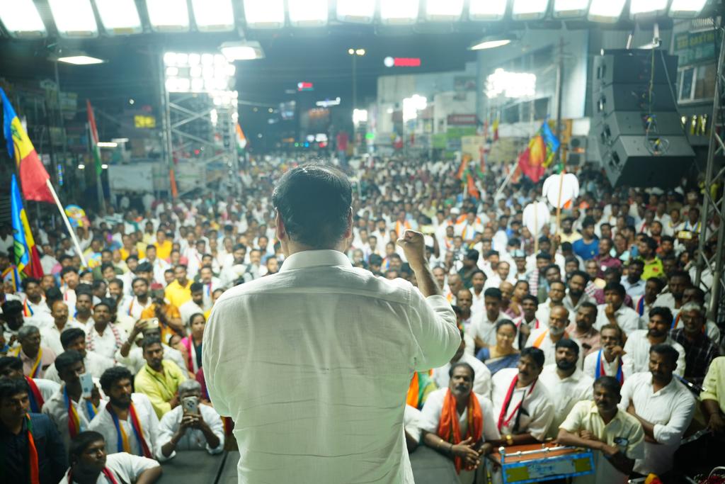 அஇஅதிமுக தலைமையிலான தேசிய ஜனநாயக கூட்டணியில், பாமக சார்பில் அம்பத்தூர் சட்டமன்ற தொகுதி வேட்பாளர் K.N.சேகர்  அவர்களுக்கு மாம்பழம் சின்னத்திலும், அதிமுக வேட்பாளர்கள் மதுரவாயல் சட்டமன்றத் தொகுதி பென்ஜமின், மாதவரம் சட்டமன்றத் தொகுதி V.மூர்த்தி, திருவள்ளூர் சட்டமன்றத் தொகுதி P.V.ரமணா,