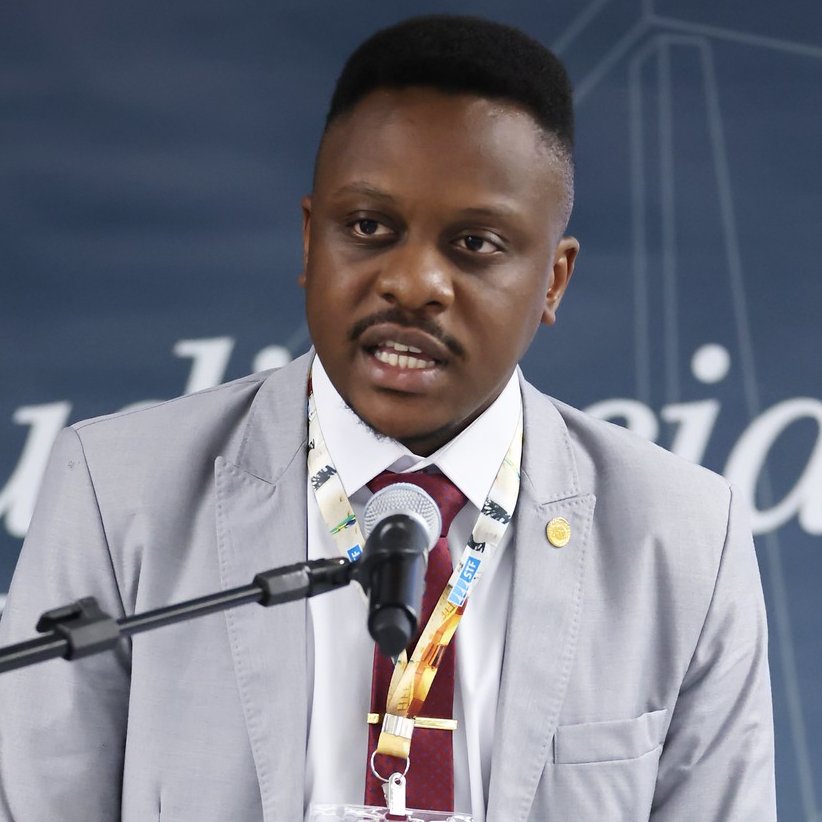 République tweet media