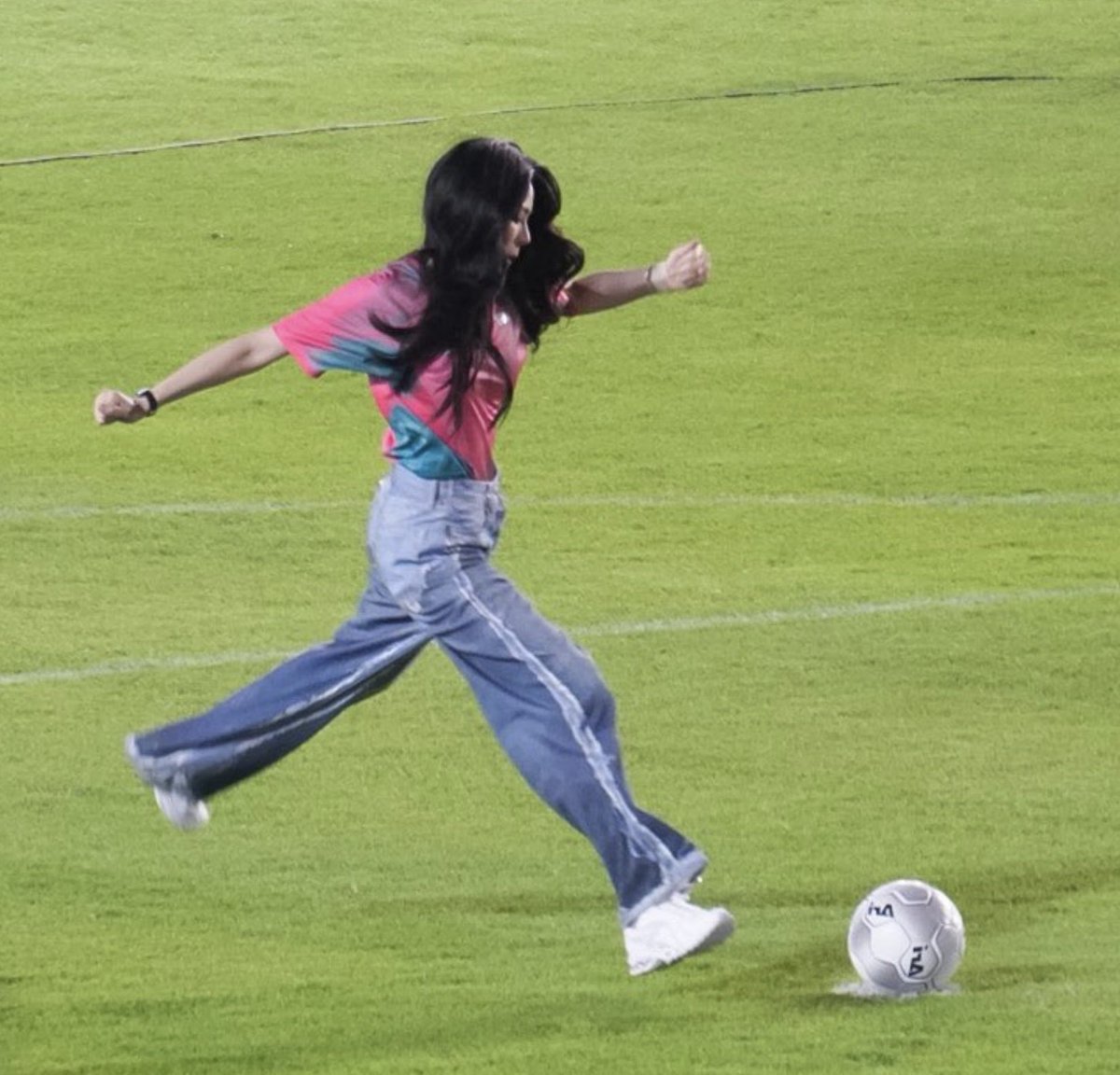 𝙺𝙸𝙼•𝙹𝙻LO🥀 tweet media