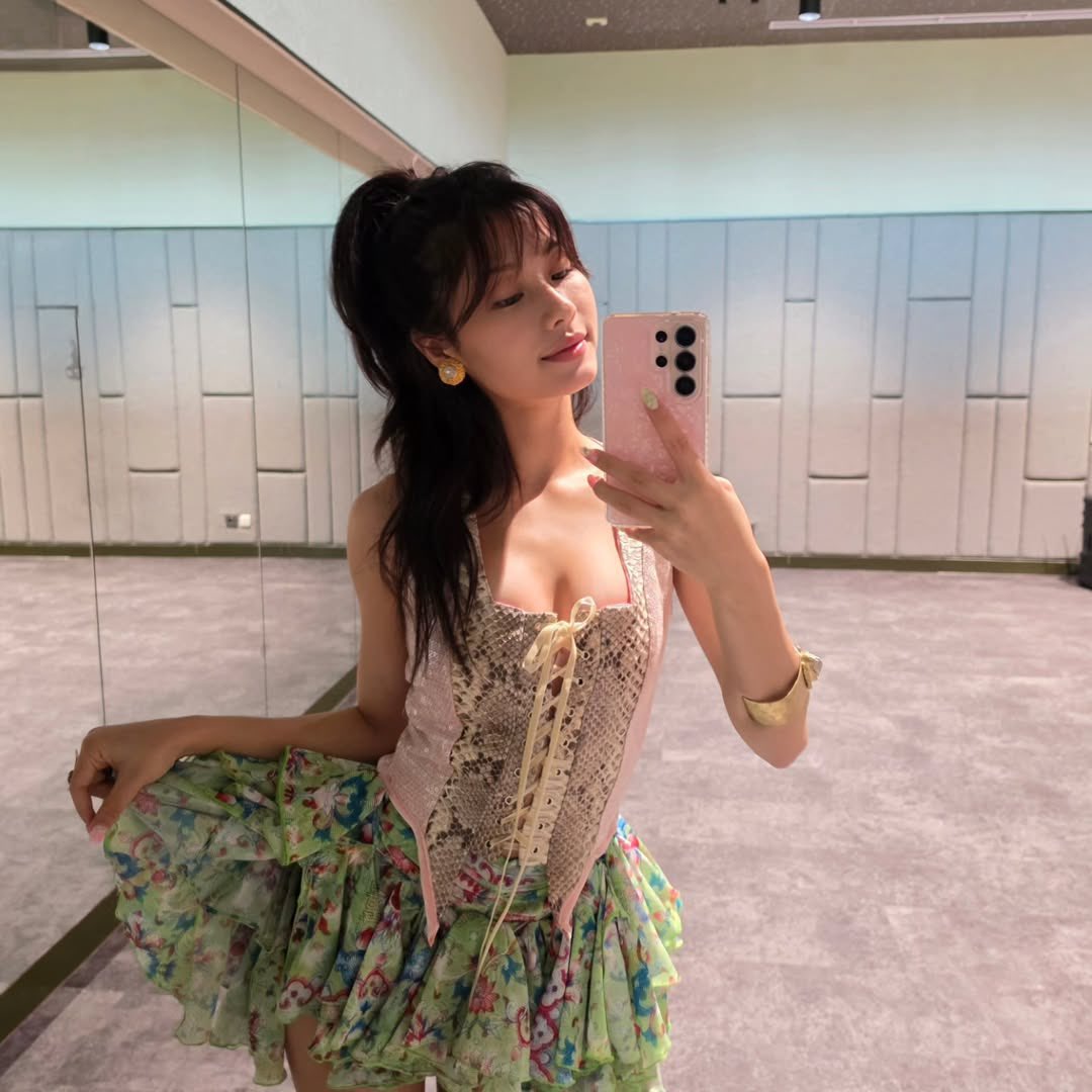 christy ⭑ tweet media