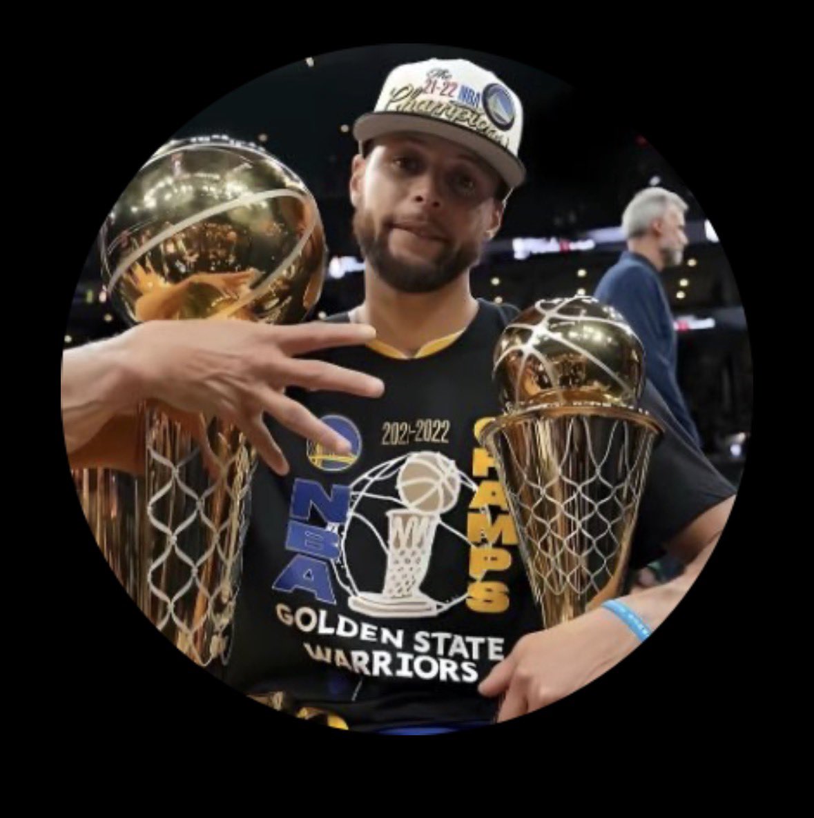 ³⁴ ✞ tweet media