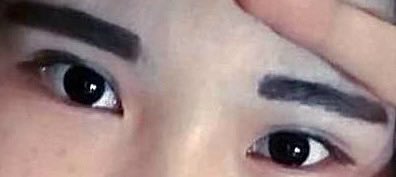 안유명한 tweet media