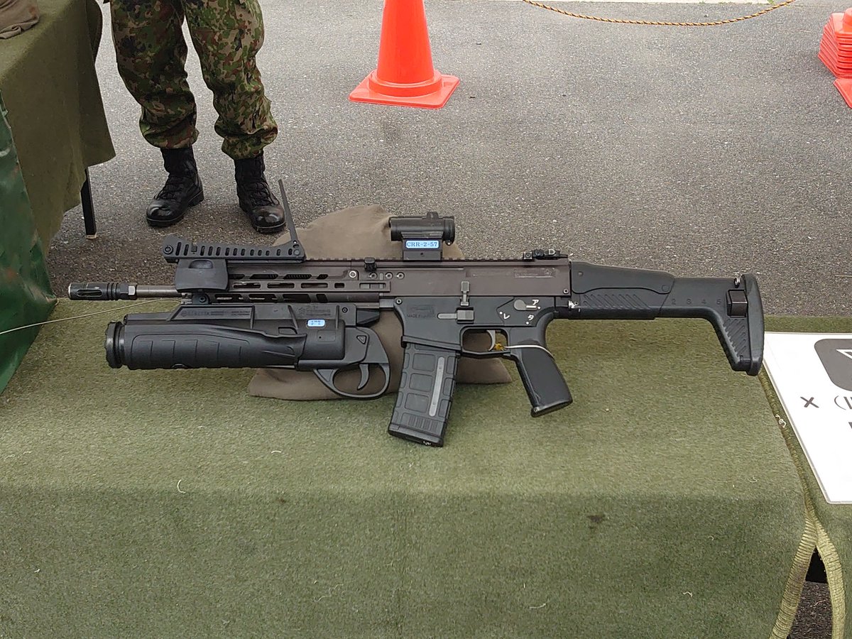 本日は陸上自衛隊 宇都宮駐屯地 創立76周年記念行事へ、訓練展示終了まで雨がひどく降らず助かりました。