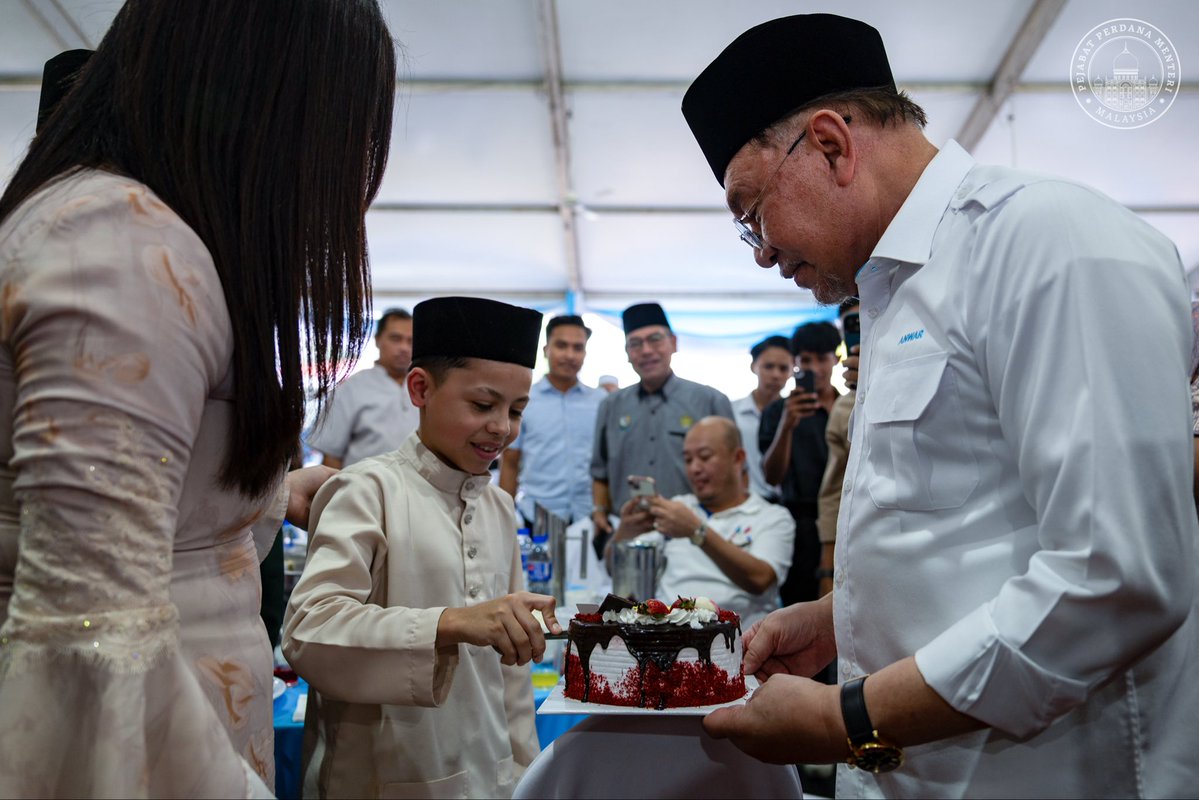 Anwar Ibrahim tweet media