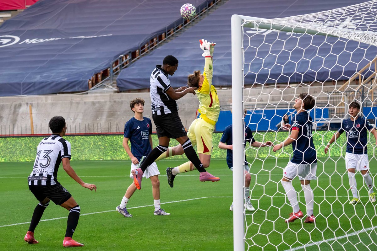 dougfejer's tweet photo. 2026 Dallas Cup Semi-Final.

SAF Botafogo goal #2. 

(Scored by #13)

@dallascup https://t.co/vT7RyjV0Rk