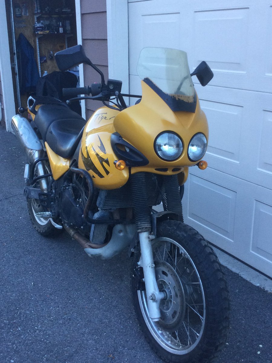 Aladdin Sane tweet media