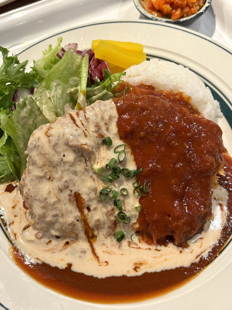 🐽성심당 테라스키친 꽉찬돈까스

고기 짱 두툼한 소스 듬뿍 돈까스
와사비마요소스 추가해서
찍어먹으면 더 맛있어요