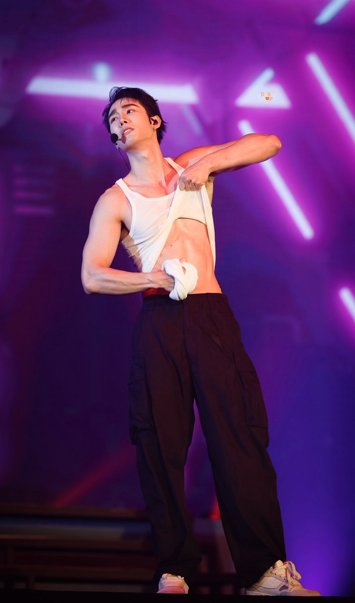 ครับ ลูกพี่🫡

FORCEBOOKMAFOX FUNTOPIA D2
#ForceBookFanconD2
#fforce_ 🦊 <a href="/fforcejs/">อตฟกล้ามใหญ่ใจปุ้กปิ้ก</a>