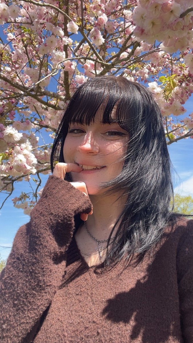 𝒫𝒽𝓁𝒶𝓋𝑒𝑒’ 𝐵𝒾𝓏𝒶𝓇𝓇𝑒 𝒜𝒹𝓋𝑒𝓃𝓉𝓊𝓇𝑒 tweet media