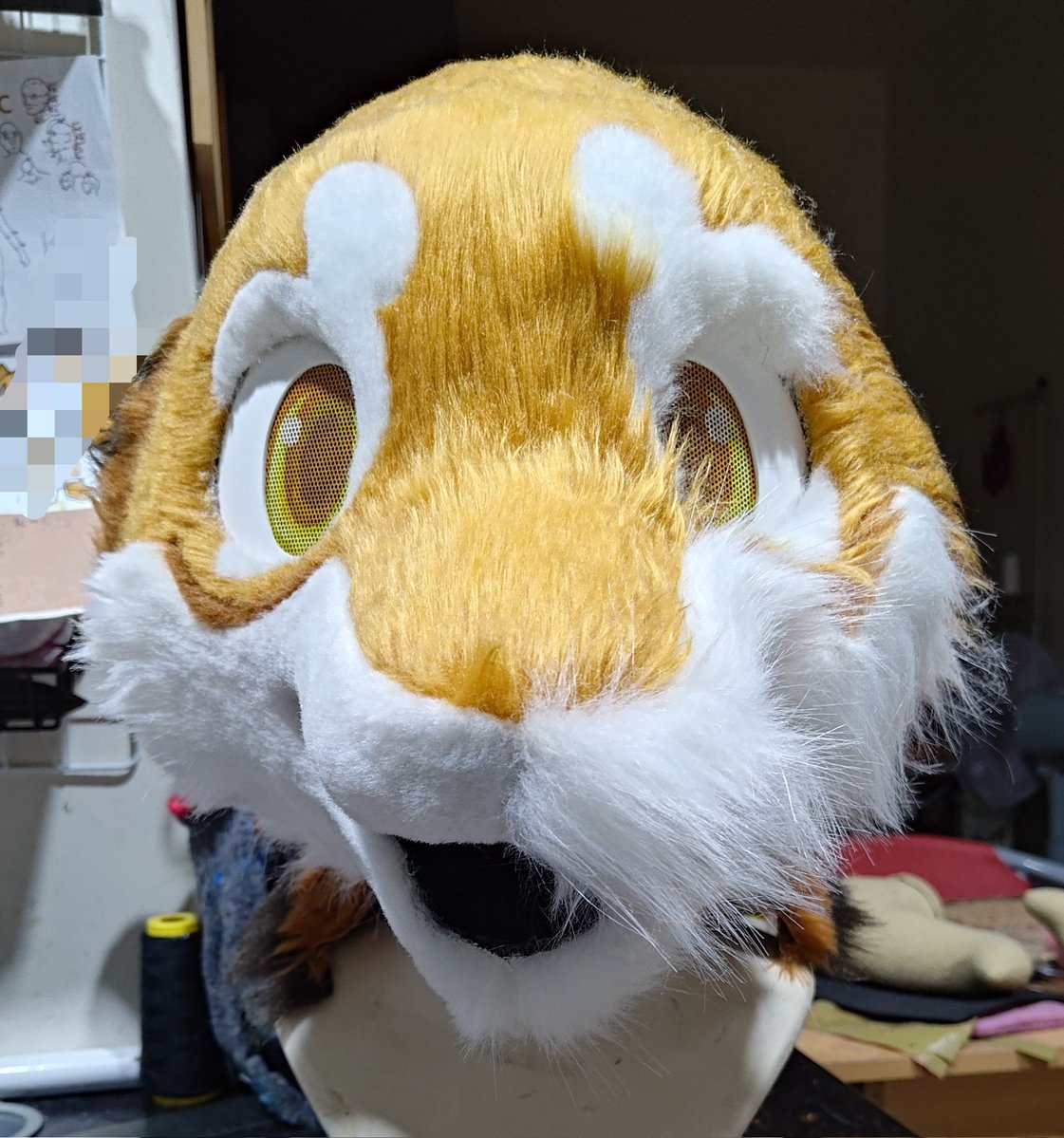 DRAGONGO02's tweet image. #Fursuit #Maker
努力中...手好酸😂
外面爆雨中...我要怎麼回家呀。