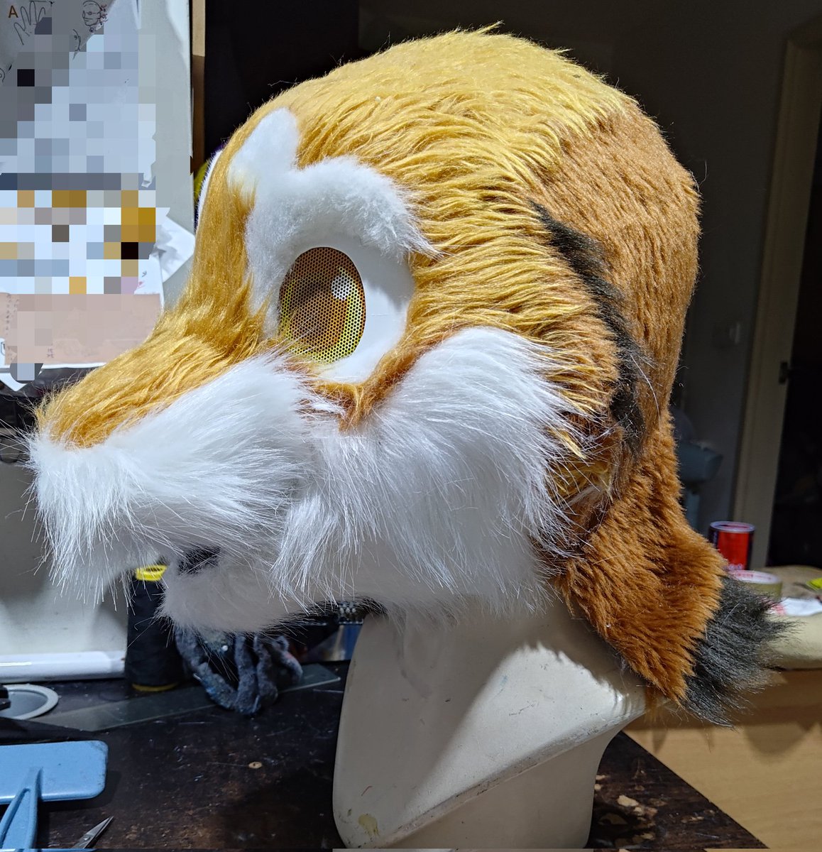 DRAGONGO02's tweet image. #Fursuit #Maker
努力中...手好酸😂
外面爆雨中...我要怎麼回家呀。