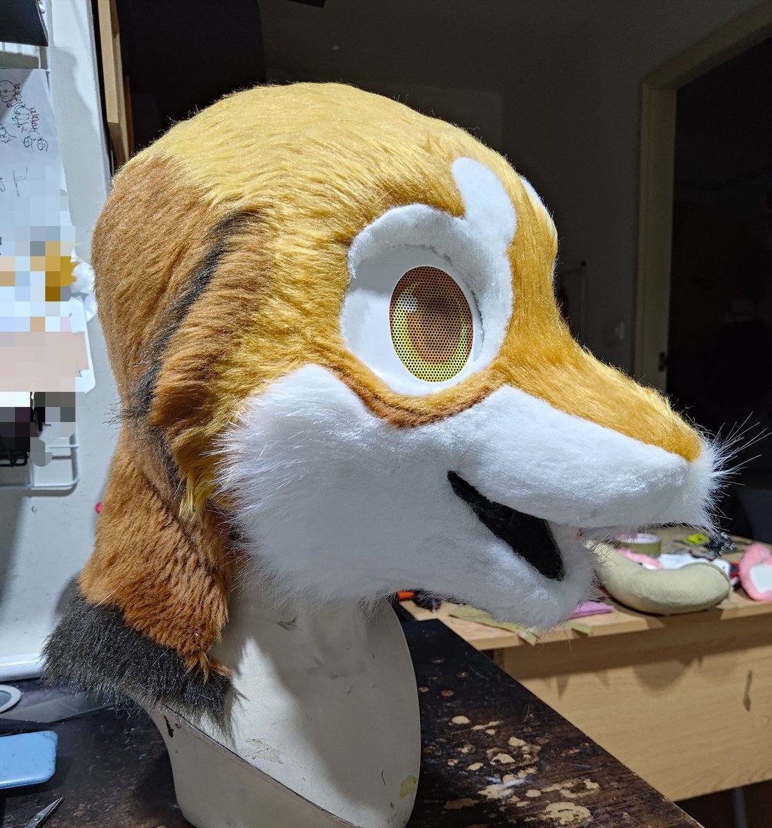 DRAGONGO02's tweet image. #Fursuit #Maker
努力中...手好酸😂
外面爆雨中...我要怎麼回家呀。