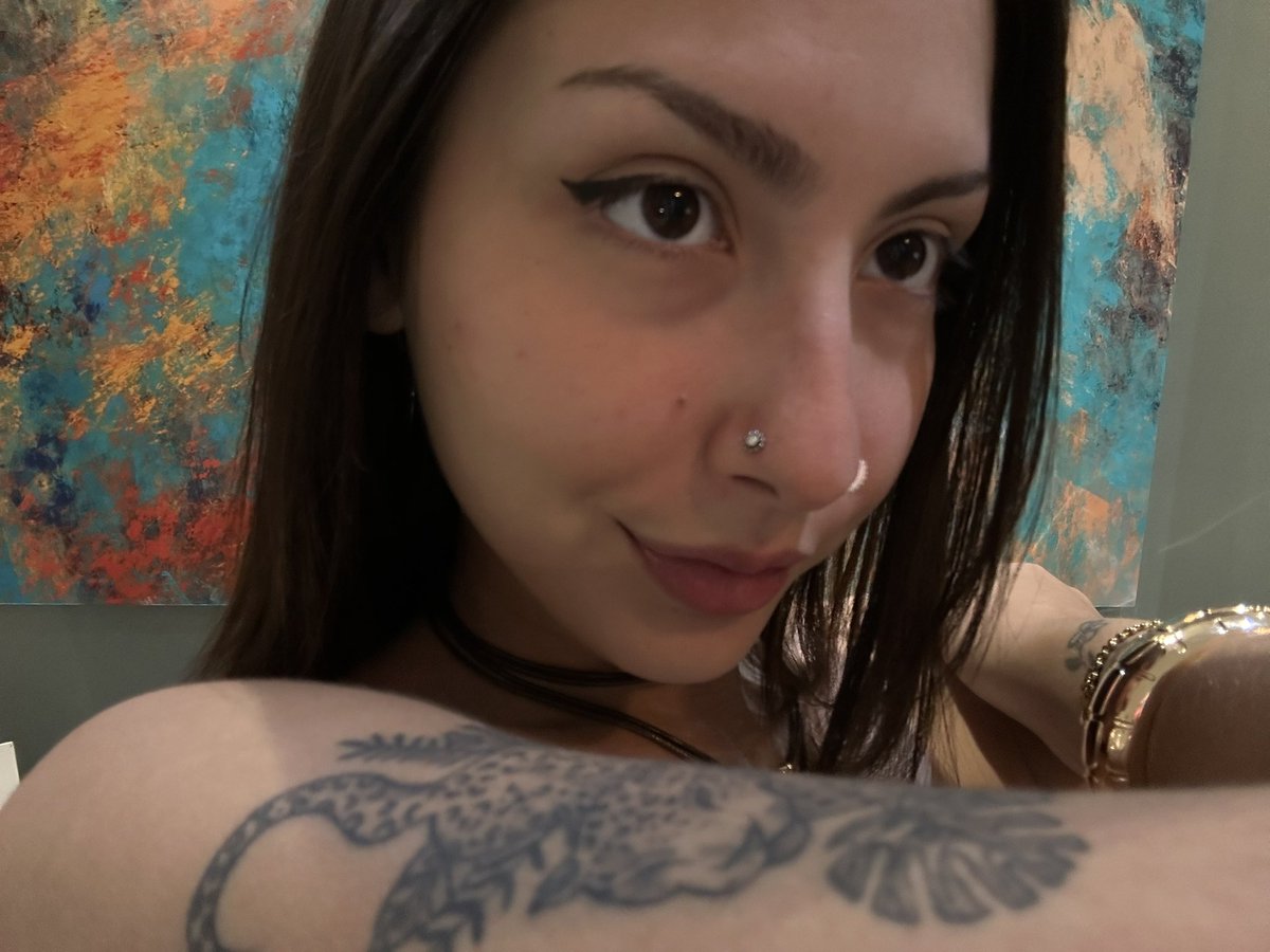 laurinha tweet media