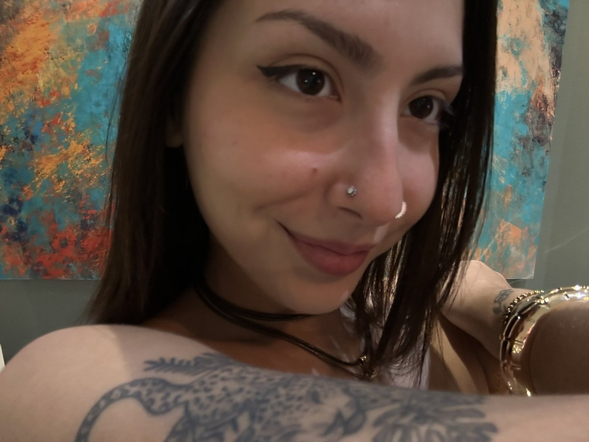 laurinha tweet media