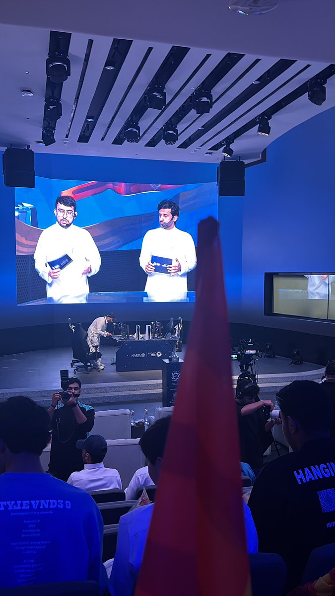 SirRaymond tweet media