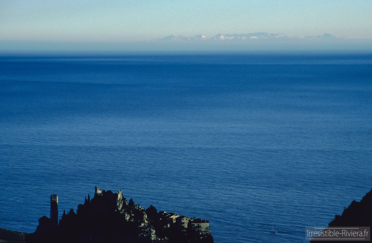 NGC4565's tweet photo. @LilyCroftVT @SanchezBru5473 @LeContempIateur La Corse sur la première, depuis Nice.
Le Canigou depuis Marseille sur la deuxième. https://t.co/5MVXdgFZJh