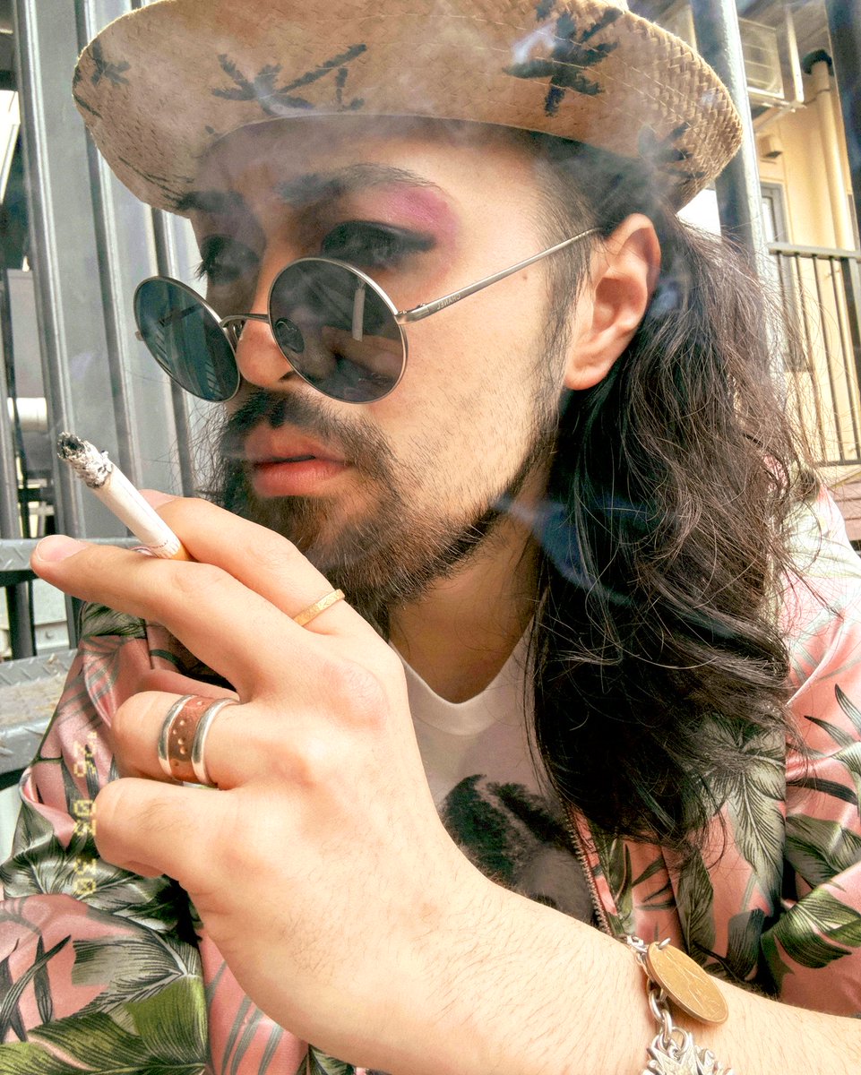 小山栄華(アナグマの脱却座 座長） tweet media