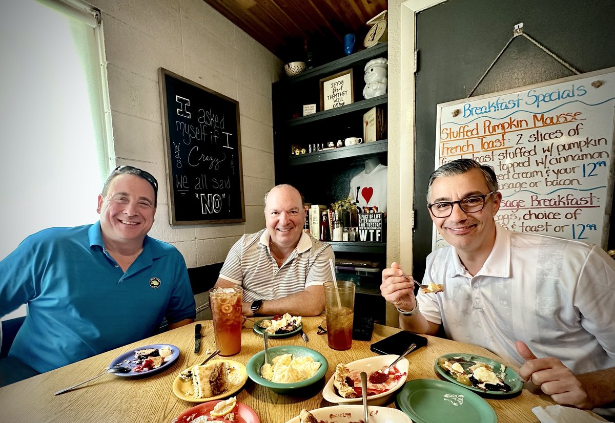 paradisoins's tweet photo. Breakfast with friends always hits different. Good food, good laughs, and a strong start to the day π³ #ParadisoInsurance #TeamParadiso #WinnersSpirit #GrowthMindset #LifeOutsideWork https://t.co/SbltGMAMG1