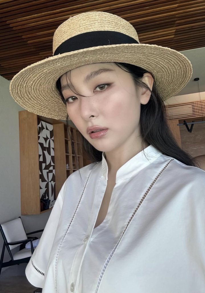 wenseul daily tweet media