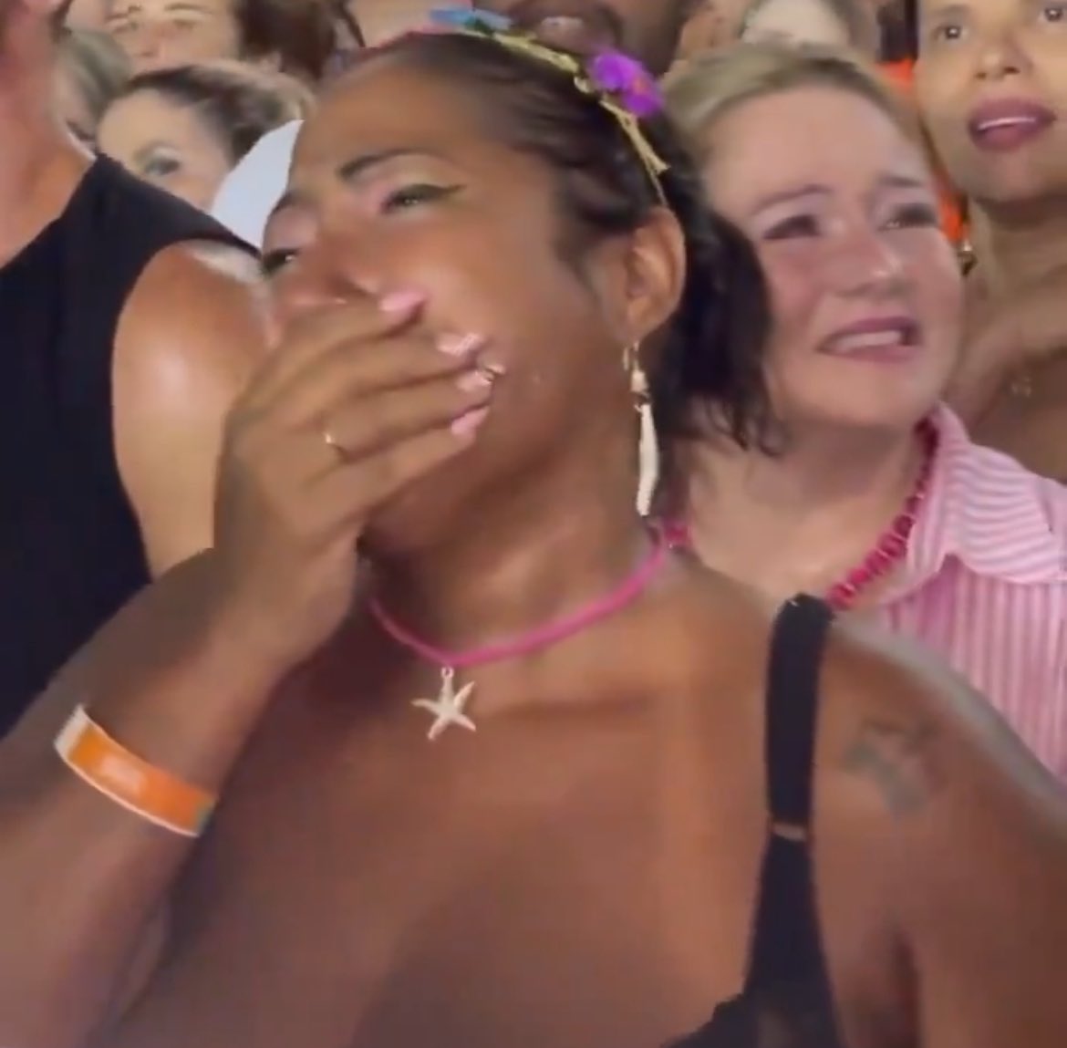 robô da ana paula renault tweet media