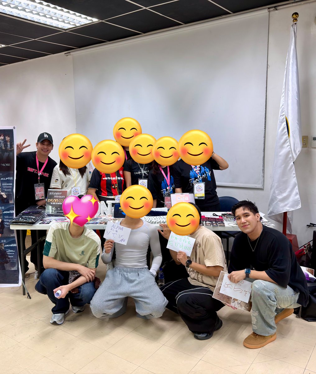 shugs077's tweet photo. Ayan lang po picture namin ni max. Hahahaha. HBD!!
C-heerful and bright
A-lways full of energy
R-eally fun to watch
L-ively on stage
O-utgoing and bubbly
MAXed in Every Way
@1stoneOfficial #1stOne
#1stone_MAX #AllAboutMax https://t.co/Ra8dyvkLze