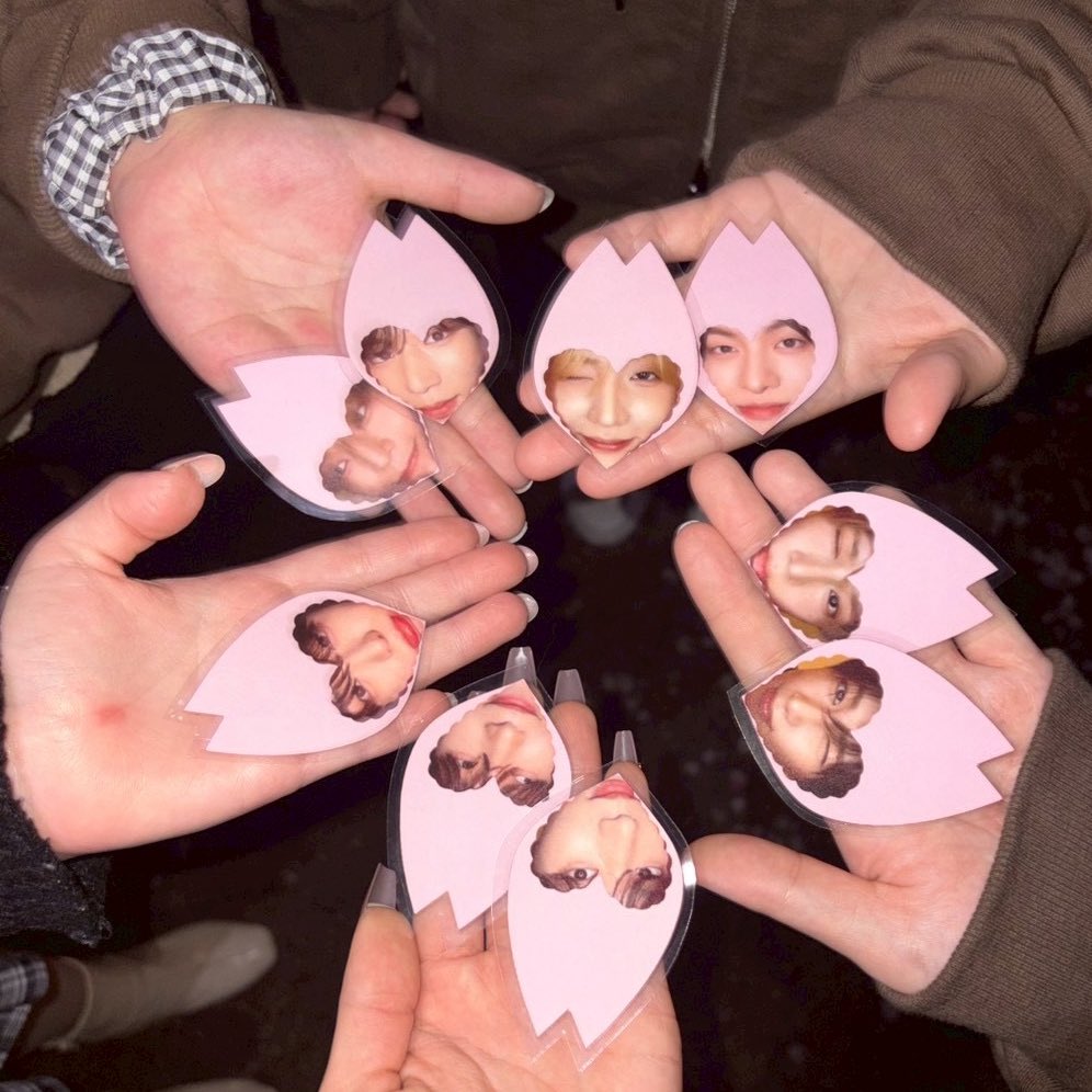 のある tweet media