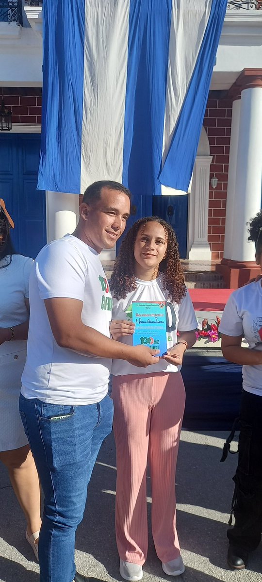🎉✨ En este 4 de abril, aniversario 64 de la UJC, reconocemos a jóvenes de la Universidad de Holguín que destacan por su entrega, compromiso y amor por Cuba. 🇨🇺
Ser joven es tener la fuerza de soñar… y el valor de hacerlo realidad. 💪🌟
#UJC64 
<a href="/UJCdeCuba/">UJC de Cuba</a> <a href="/CubaMES/">MES</a>