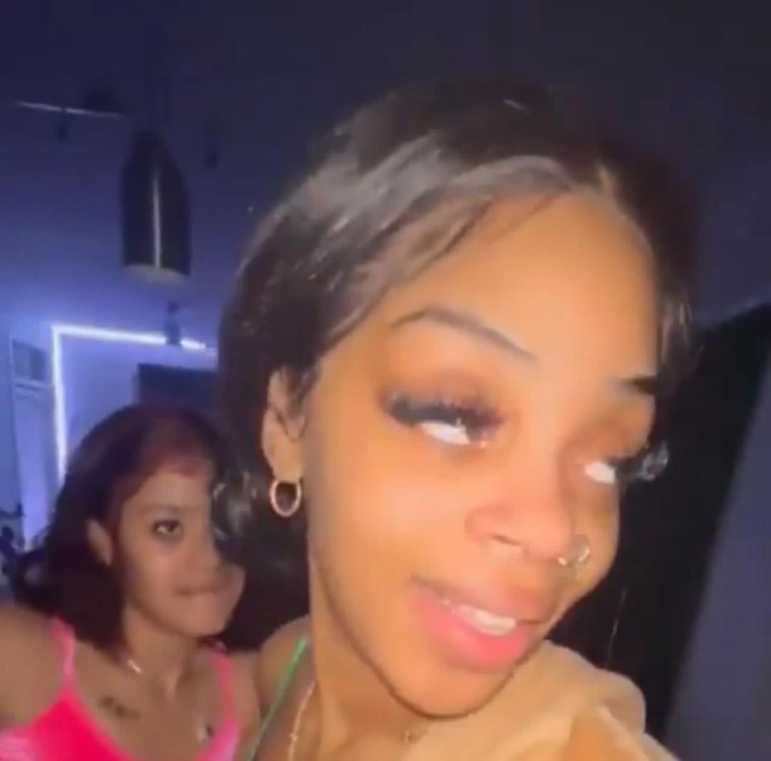 KELLY 🌺 tweet media