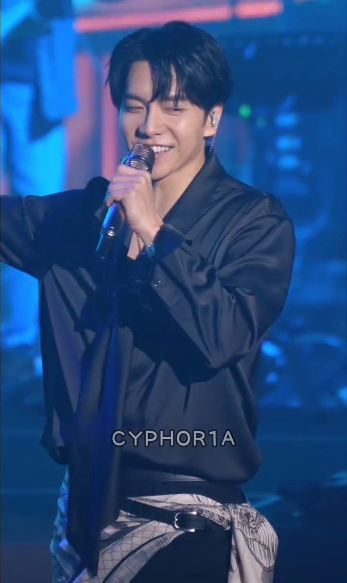 The most handsome man in the world 🖤
#LeeSeungGi #이승기