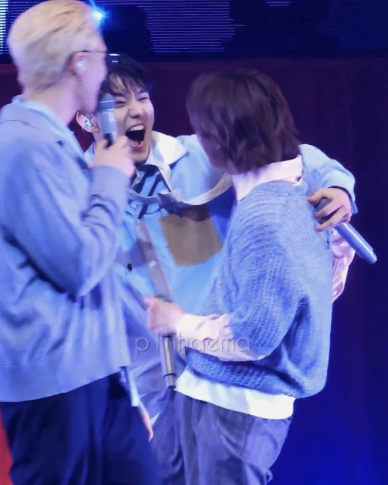 em⁷ is unique 𝜗𝜚 tweet media