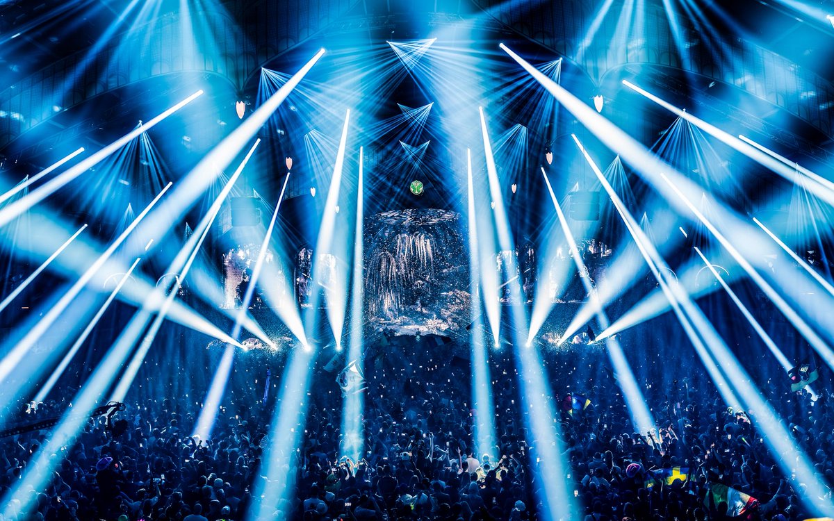 Tomorrowland tweet media
