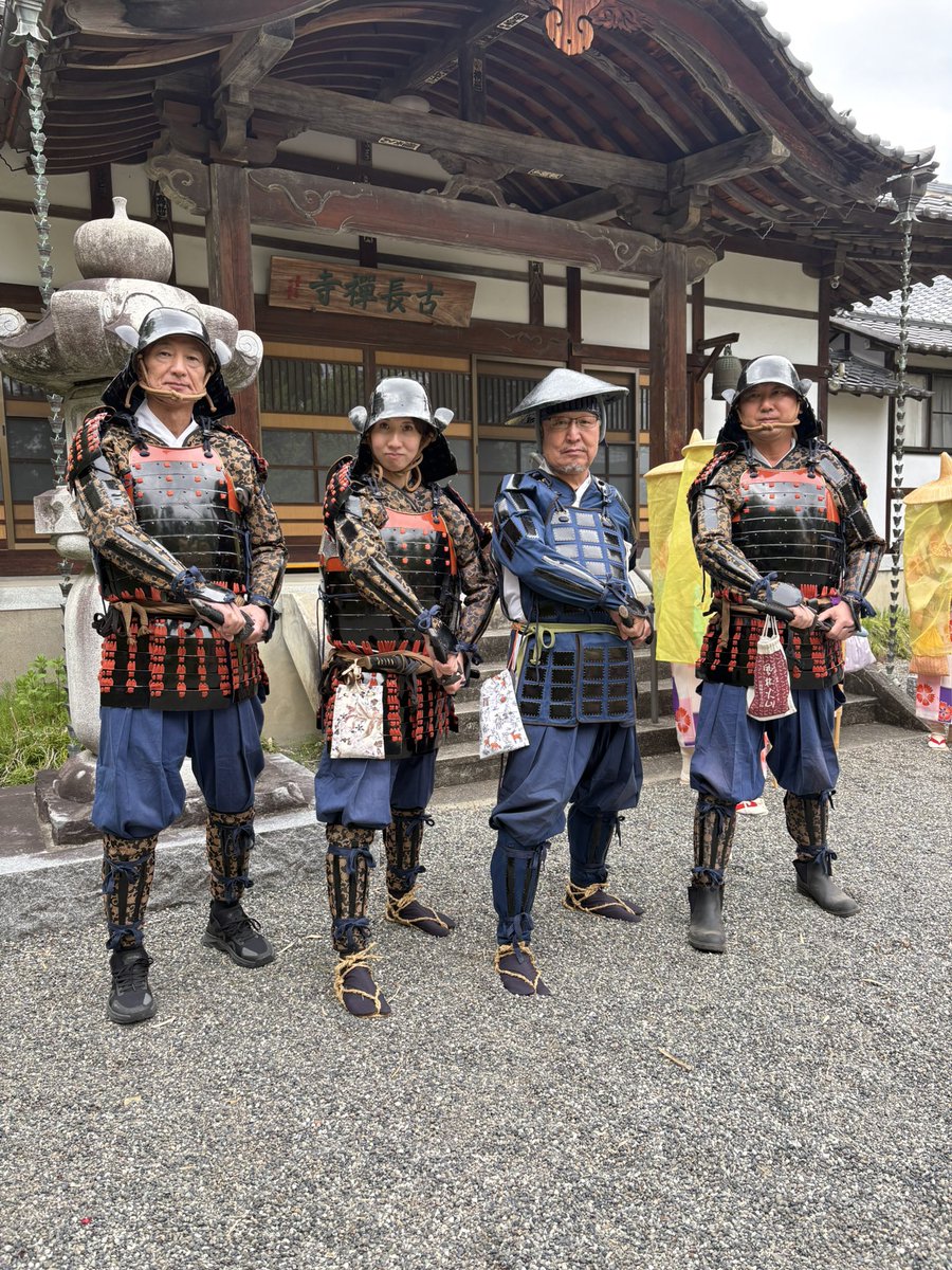 CCHAN925's tweet photo. 去年の武田二十四将騎馬行列、に
引き続き
今年は信玄公祭り、と
貴重な経験させてもらいました🌸
時代行列、大井夫人隊🌸

グループLINEできるほどの34人の絆。
またこのみなさんでできたら嬉しいね。
ほんとたのしかった！！
ありがとうございました☺️

#信玄公祭り
#大井夫人隊 https://t.co/30Ek5cpyCV