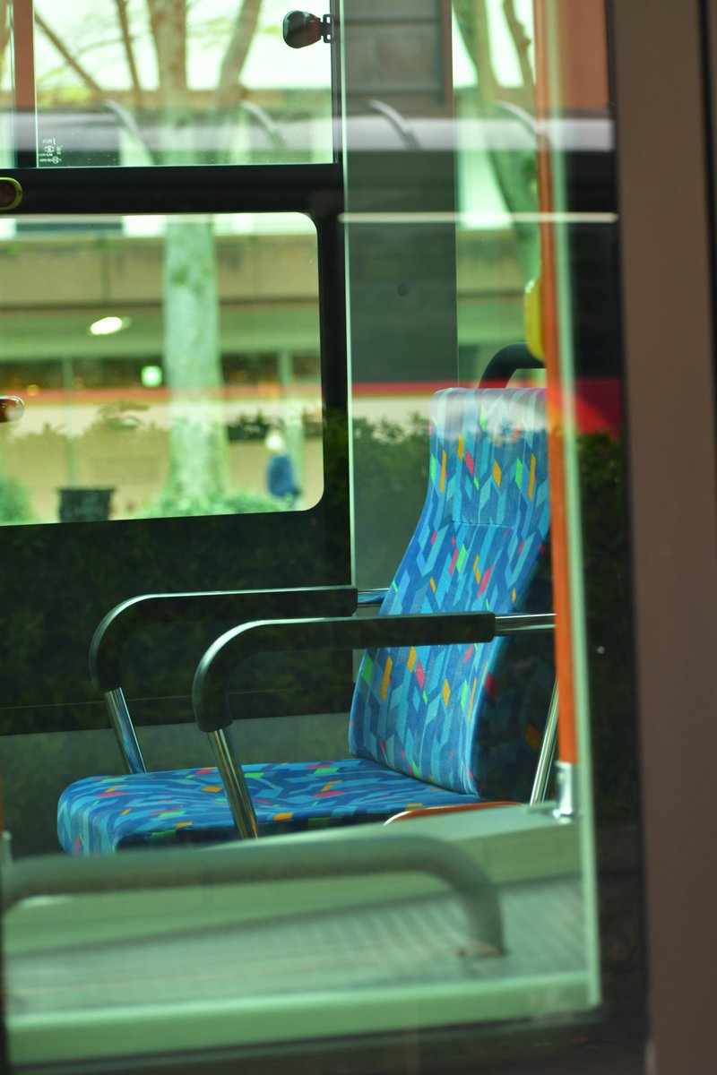 走る鉄バス tweet media