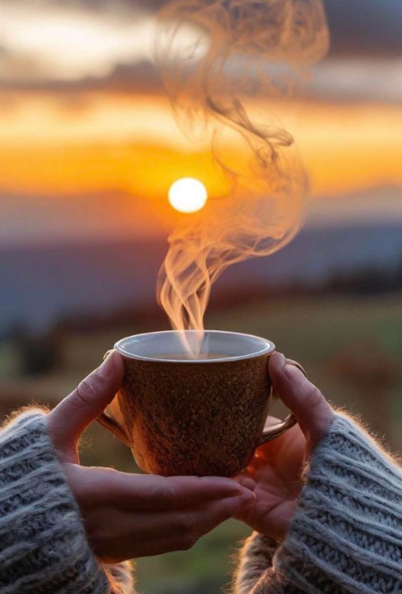 Y como dijo Albert Camus: “Para comprender el mundo, uno tiene que alejarse de él en ocasiones”😉
#BuenosDías 
#FelizSábado ☕️💫