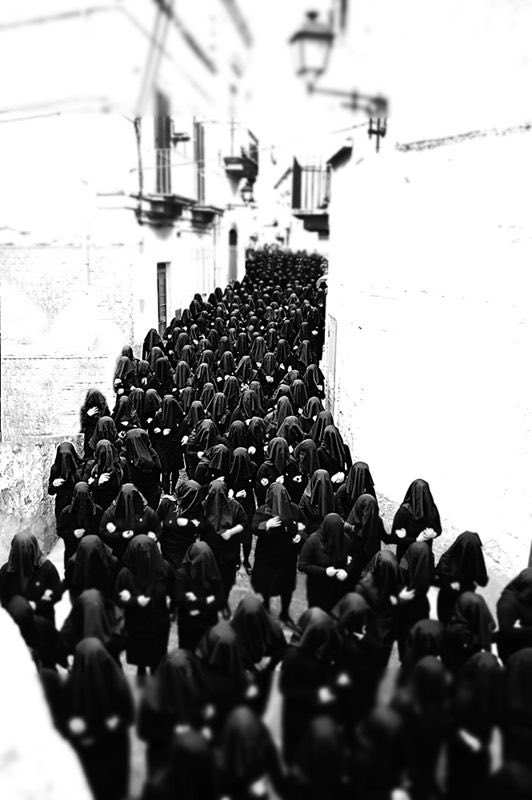 MichelangeloCat's tweet photo. #SettimanaSanta 
La Desolata di #Canosa di Puglia https://t.co/SNNdemqCv9