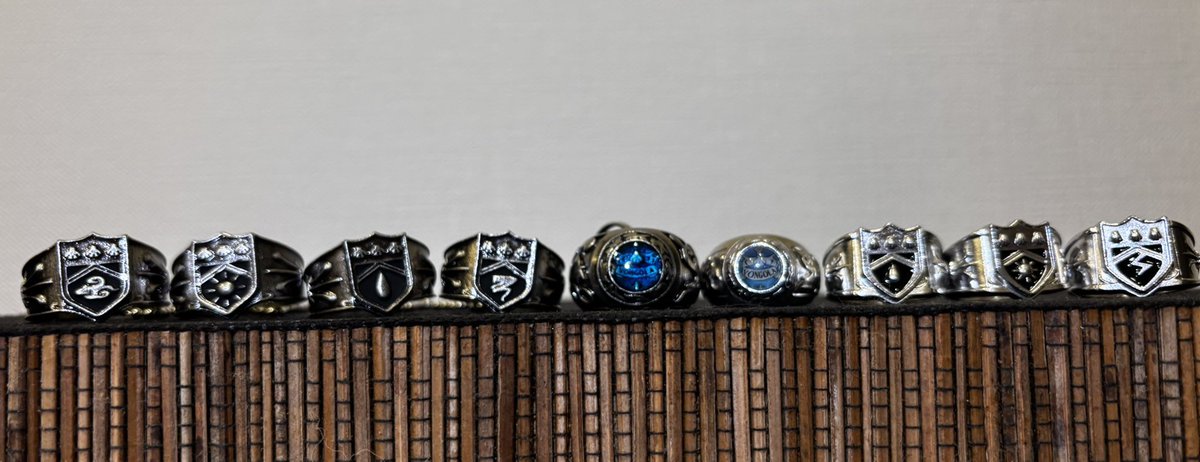 Fumiya_T238's tweet image. #REBORN  #ボンゴレリングガチャ  
新旧コンプしてないけど並べてみた💍
俺は大空が好き🔥