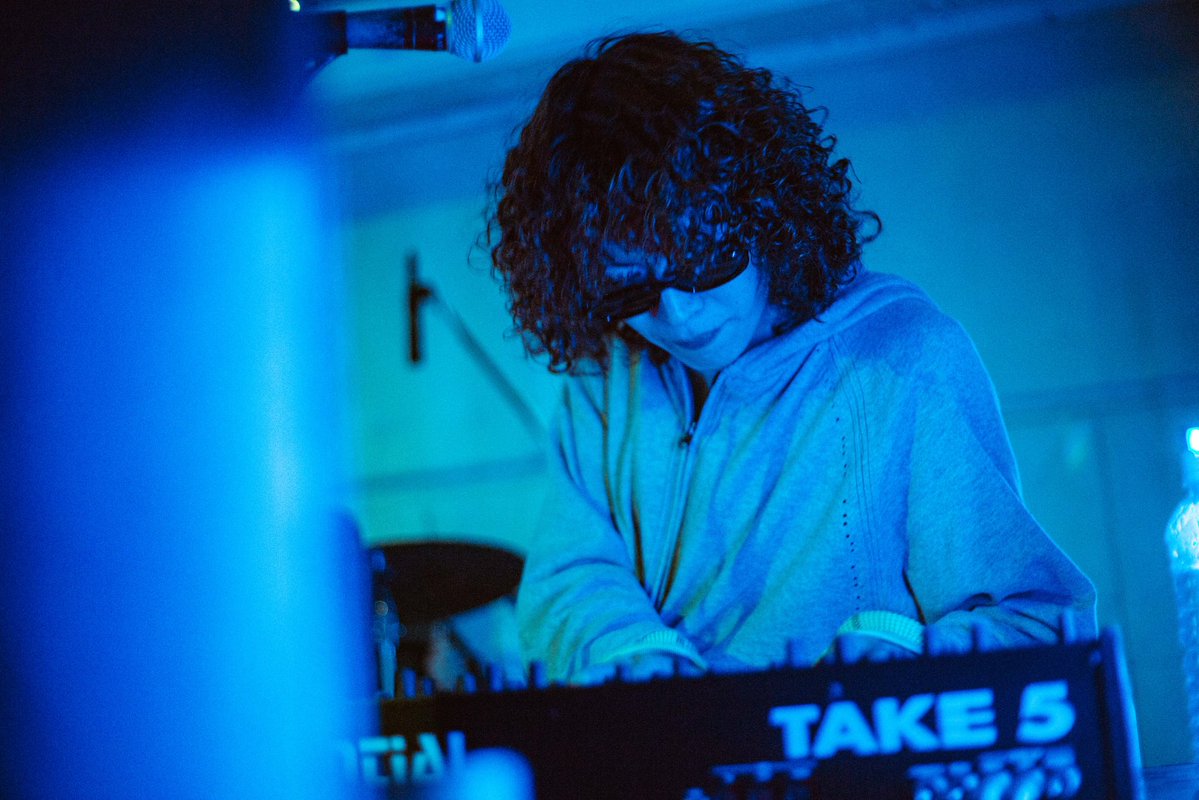 senrecords tweet media