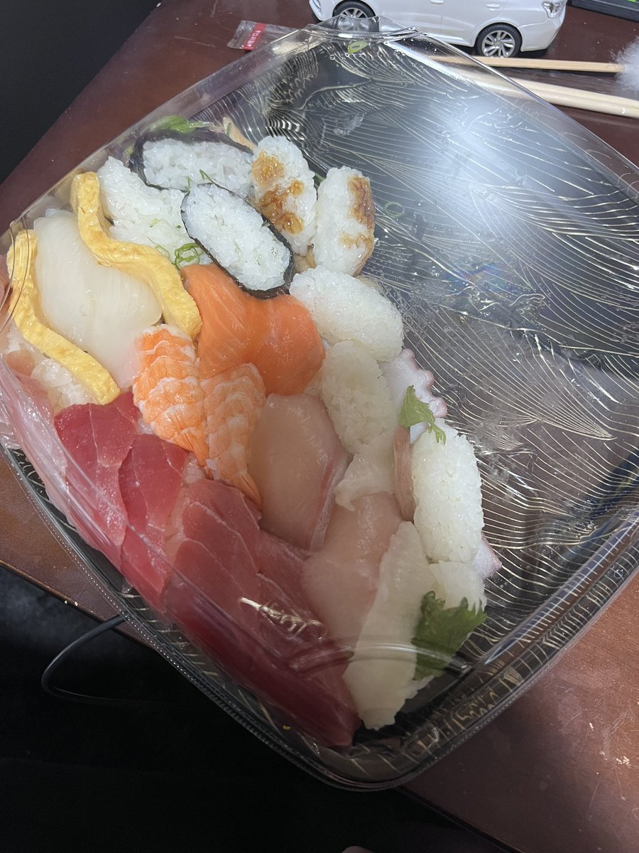 よあけ tweet media