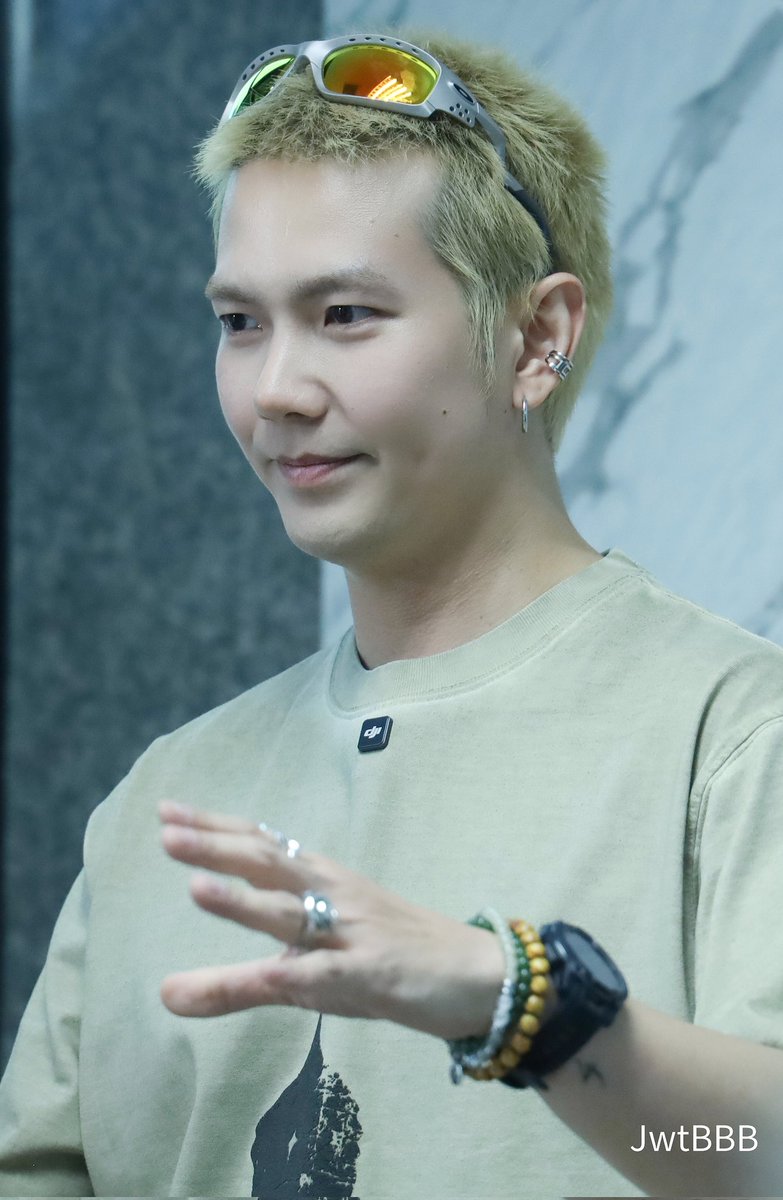 JwtB(uild)B(utter)B(ear) 🌟⭐️ 😍 tweet media