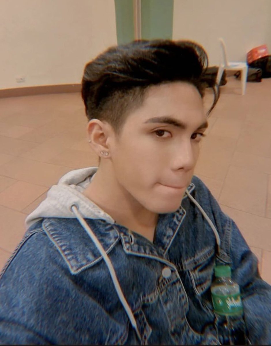 Aprileen 🍓𖤓☽☆ tweet media