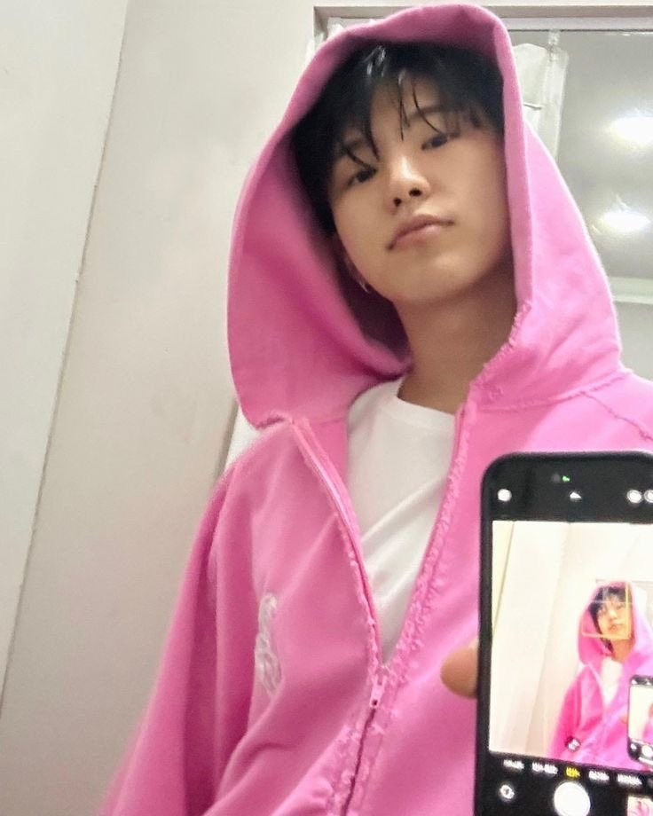 selfolssi ♤ tweet media