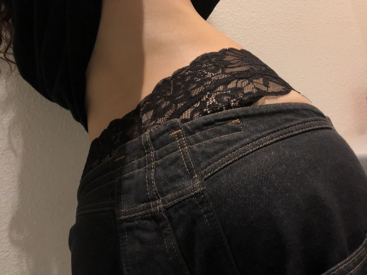 vcvoxv's tweet photo. كبيرة ولا صغيرة بصراحة 🤤 https://t.co/49bztywpkC